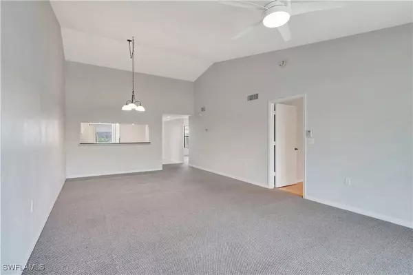 Naples, FL 34116,1211 Commonwealth CIR #C202