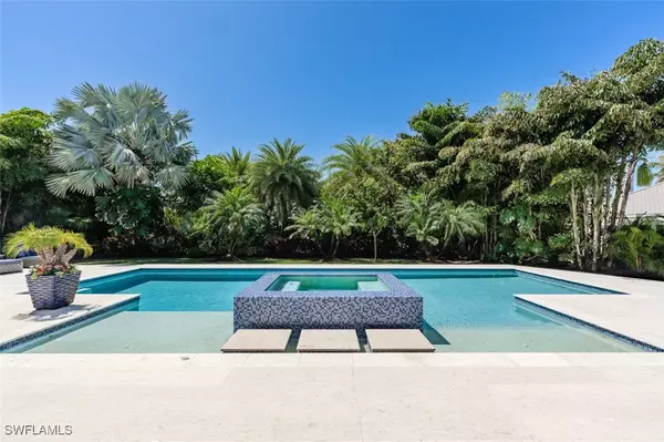 Naples, FL 34108,702 BOBWHITE LN