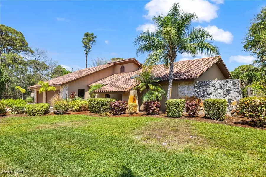 6846 Trail BLVD, Naples, FL 34108