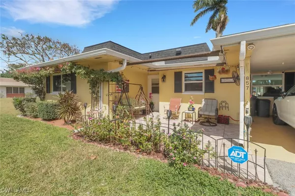 North Fort Myers, FL 33903,857 Pangola DR