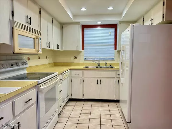 Cape Coral, FL 33904,1206 SE 46th ST #1F