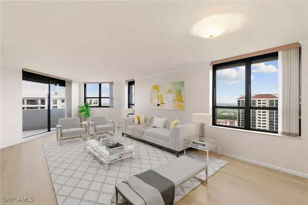 Naples, FL 34108,6001 Pelican Bay BLVD #906