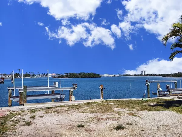 Fort Myers Beach, FL 33931,84 Blackbeard WAY