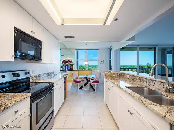 Naples, FL 34108,6585 Nicholas BLVD #503