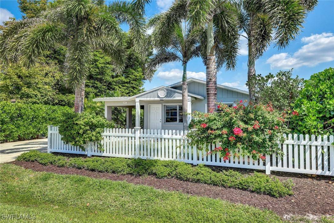 547 103rd AVE N, Naples, FL 34108