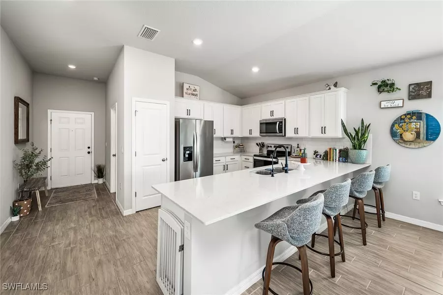 2112 NE 4th PL, Cape Coral, FL 33909