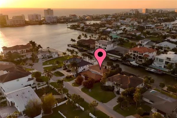 Naples, FL 34108,419 Pine AVE