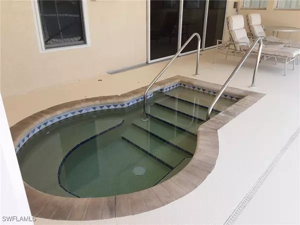 Cape Coral, FL 33990,850 SE 1st TER