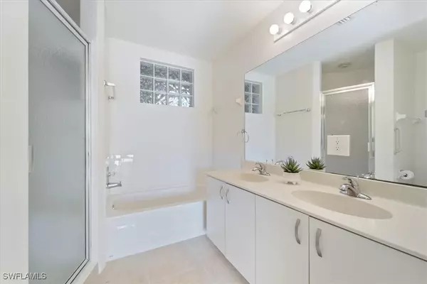 Naples, FL 34119,6560 Huntington Lakes CIR #102