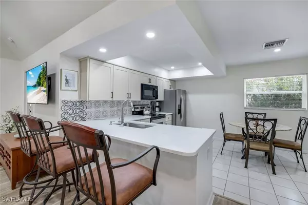 Naples, FL 34104,156 Sabal Lake DR