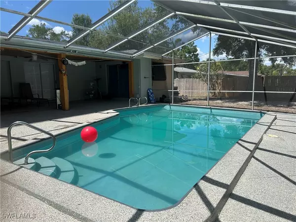 Fort Myers, FL 33905,187 Louise ST