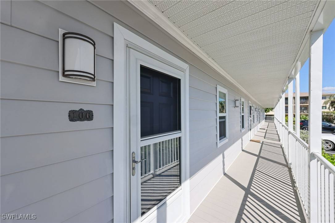 Marco Island, FL 34145,829 W Elkcam CIR #2-106