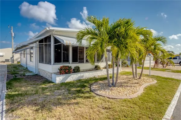 4974 Porky LN, St James City, FL 33956
