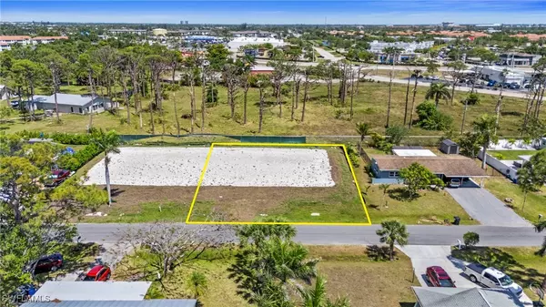7176 Vassar DR, Fort Myers, FL 33908