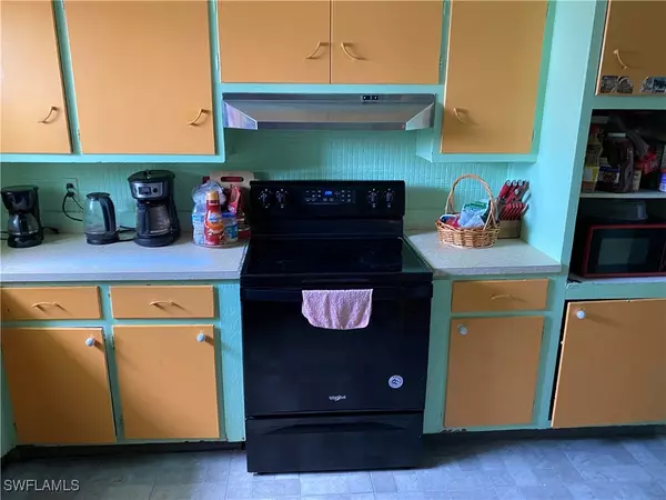 Fort Myers, FL 33916,3750 Madison AVE