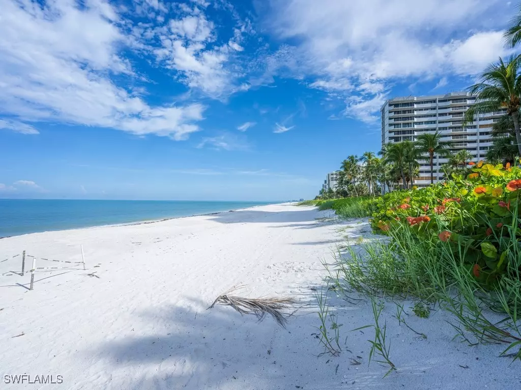 Naples, FL 34103,4001 Gulf Shore BLVD N #PH-4