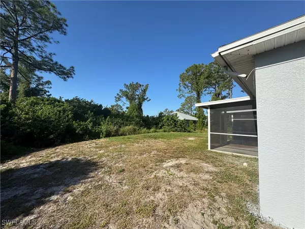 Lehigh Acres, FL 33973,5031 Locke LN