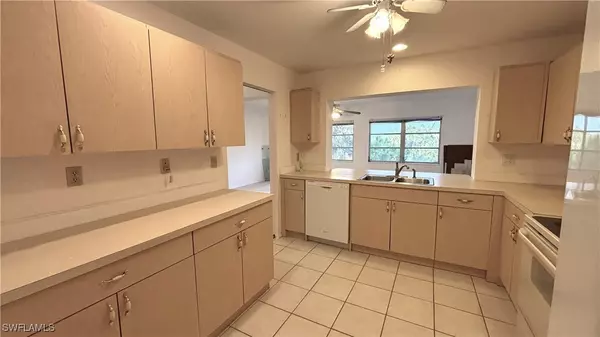 North Fort Myers, FL 33903,4840 Golf Club CT #11