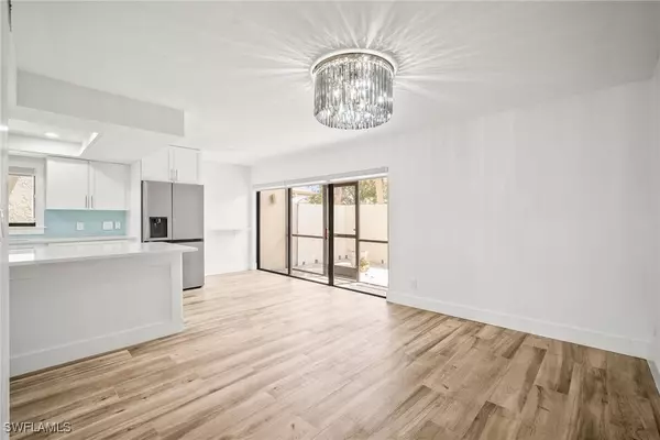 Naples, FL 34110,517 Lake Louise CIR #101