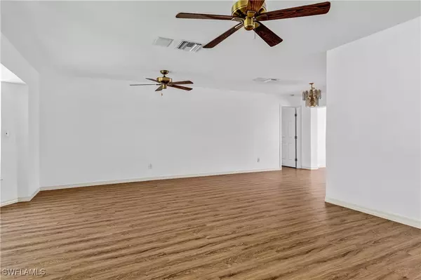 Cape Coral, FL 33904,5358 Coral AVE