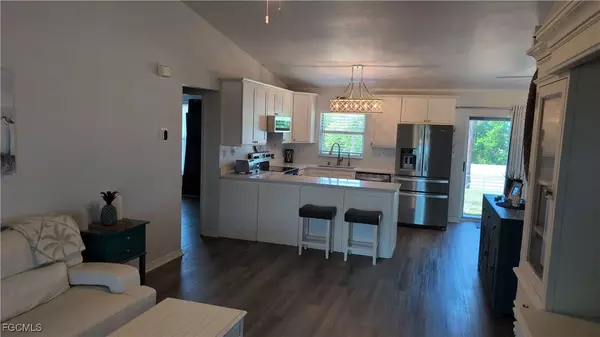 Moore Haven, FL 33471,1159 Lock LN