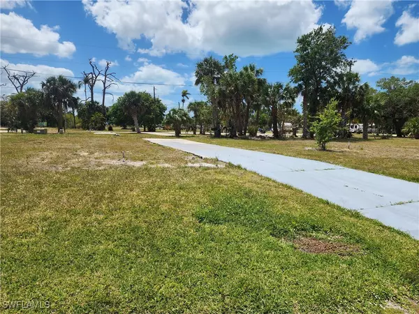 75 Birch BLVD, Fort Myers, FL 33908