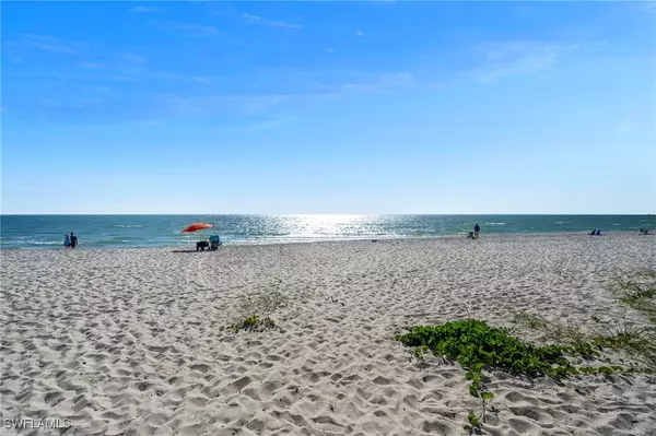 Naples, FL 34102,1950 Gulf Shore BLVD N #101
