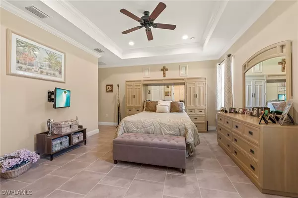 Naples, FL 34120,3865 Helmsman DR