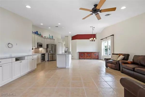 6893 Sterling Greens CT #201, Naples, FL 34104