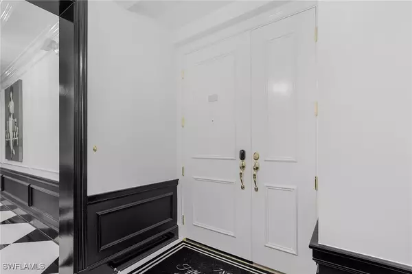 Naples, FL 34102,780 5th AVE S #3