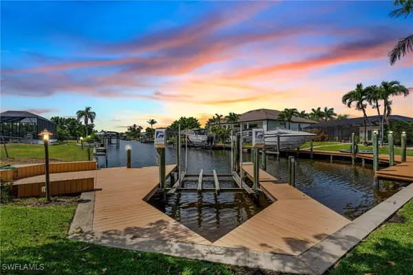 4902 Seville CT, Cape Coral, FL 33904
