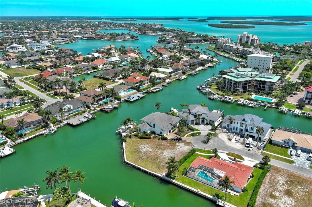 Marco Island, FL 34145,895 Banyan CT