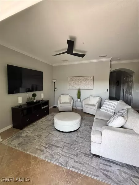 9566 Trevi CT #4945, Naples, FL 34113