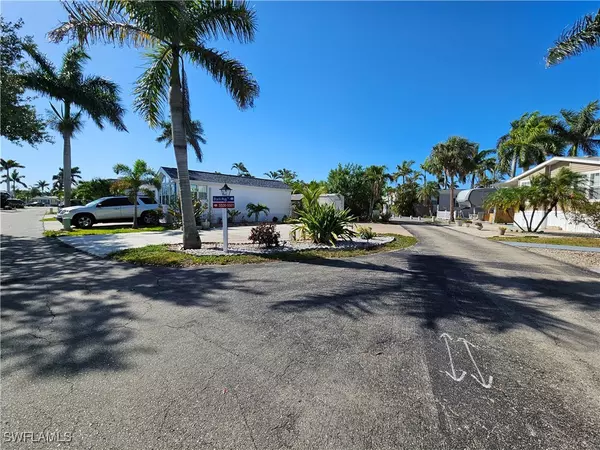 Fort Myers, FL 33908,5537 Black Pug DR