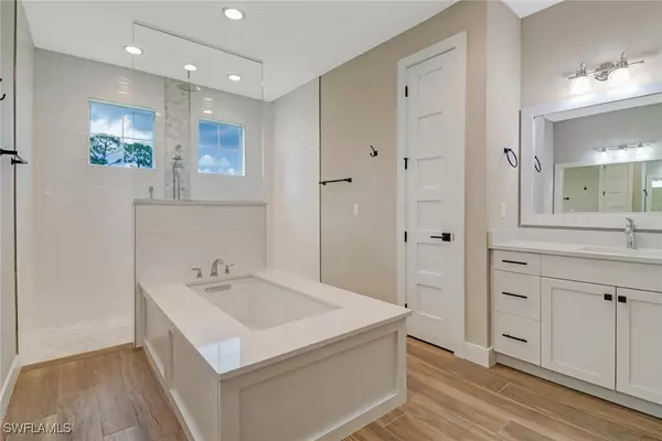 Bonita Springs, FL 34134,4641 Santiago LN