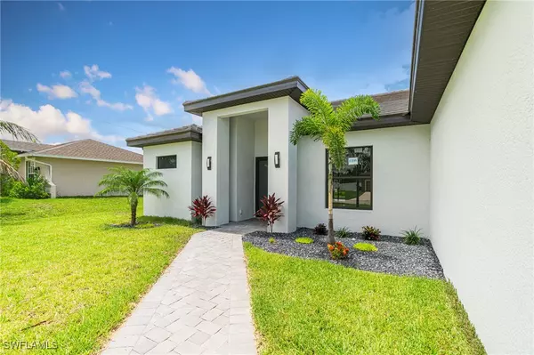 212 SW 19th TER, Cape Coral, FL 33991