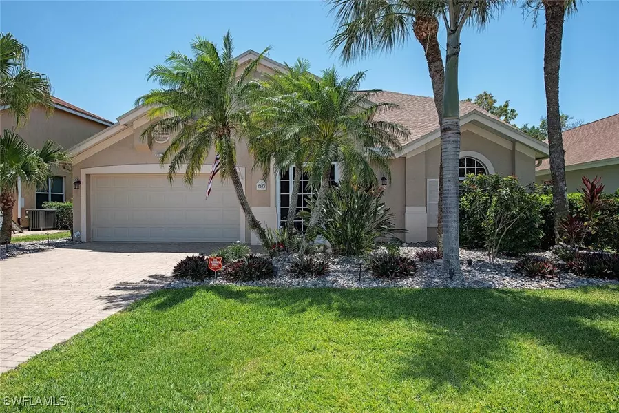 7573 Citrus Hill LN, Naples, FL 34109