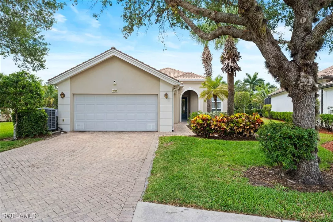 Naples, FL 34120,2282 Heydon CIR W