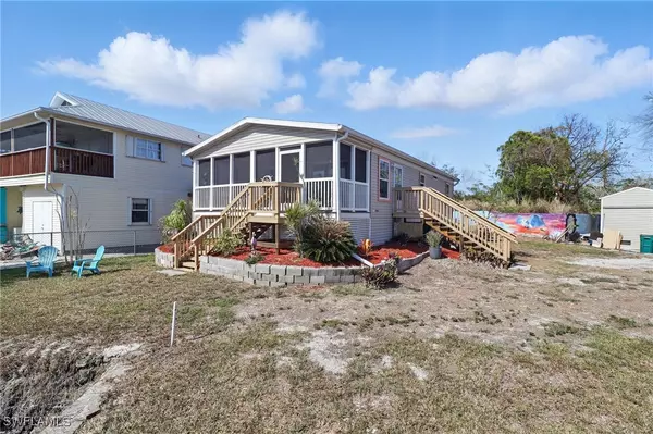 Chokoloskee, FL 34138,177 Lopez LN
