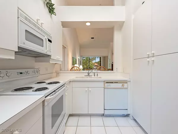 Naples, FL 34108,1036 Egrets Walk CIR #202