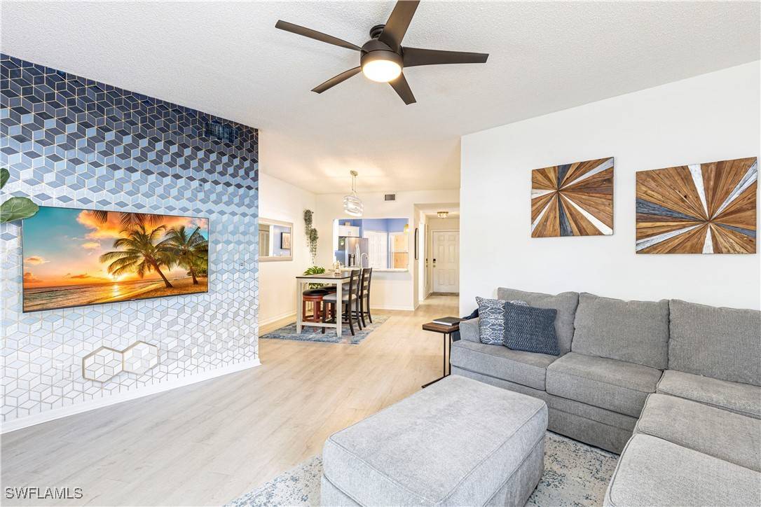 1018 Woodshire LN #A108, Naples, FL 34105
