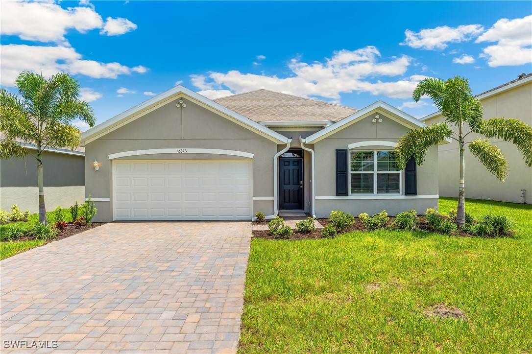 2613 TABLE CORAL TRL, North Fort Myers, FL 33903