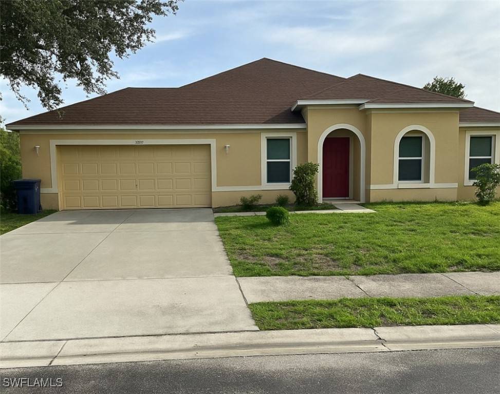 18301 Pine Nut CT, Lehigh Acres, FL 33972