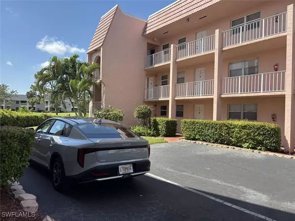 Naples, FL 34105,180 Turtle Lake CT #101-A