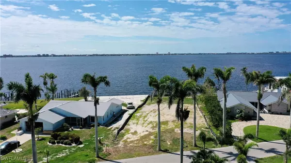 Cape Coral, FL 33904,253 Bayshore DR