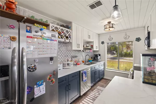 North Fort Myers, FL 33903,1165 Palm AVE #2B