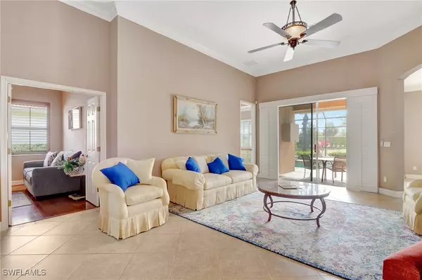 Naples, FL 34104,7903 Founders CIR