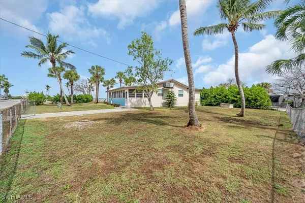 Chokoloskee, FL 34138,1155 Hamilton ST