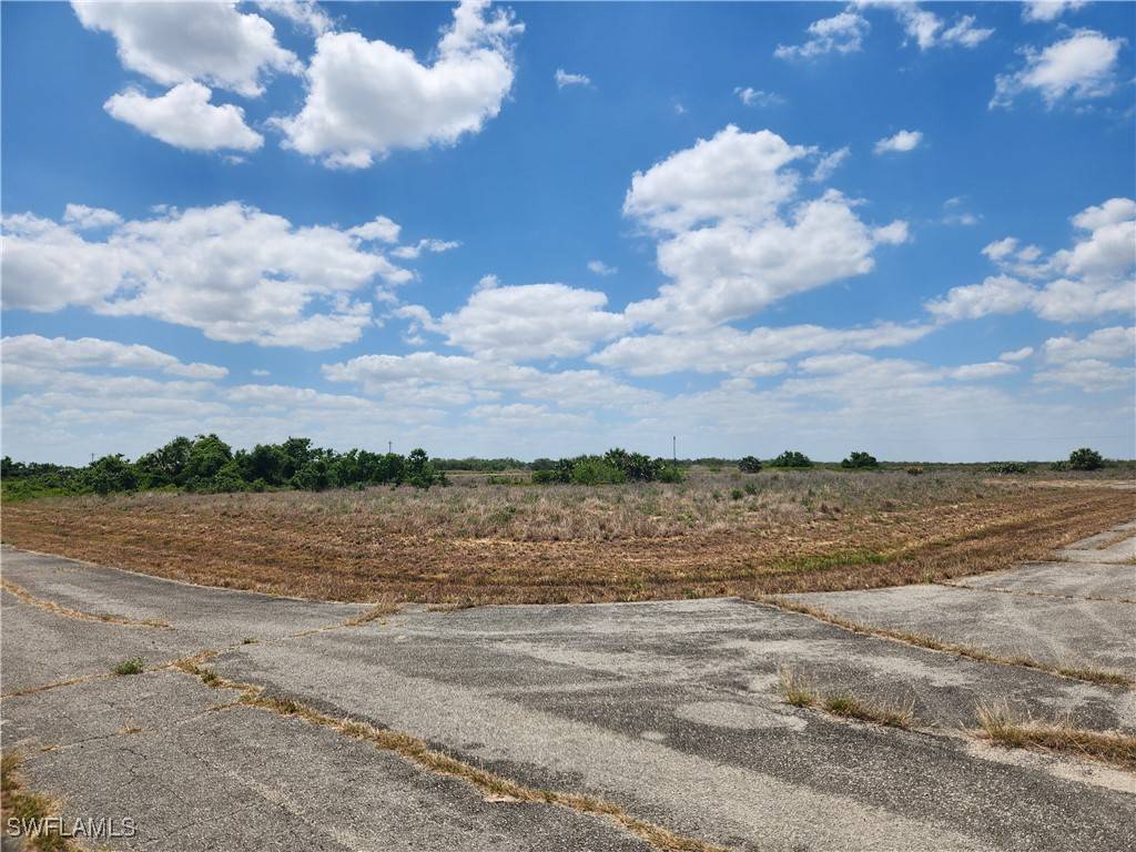 501 Leon CT, Labelle, FL 33935