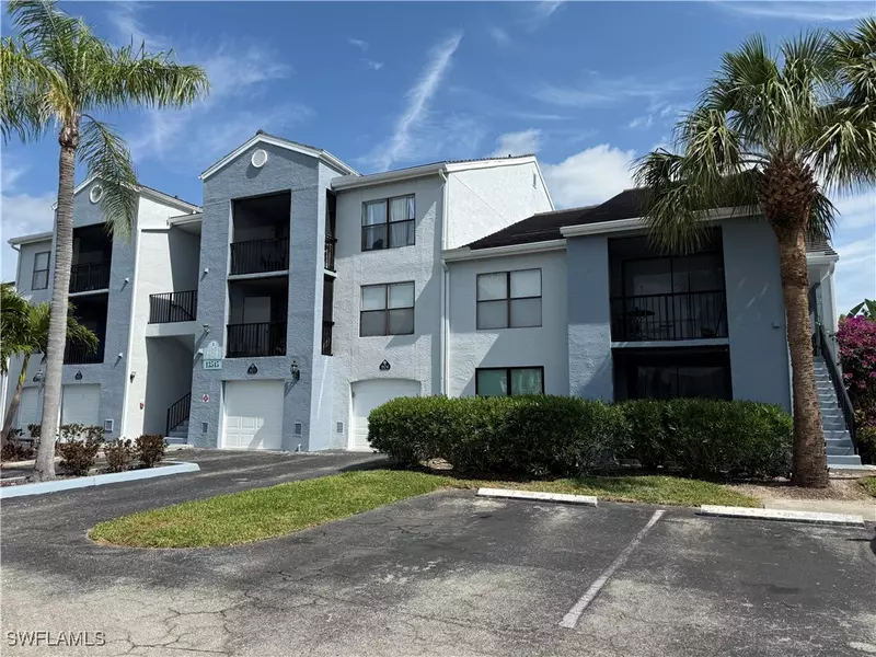 13545 Eagle Ridge DR #818, Fort Myers, FL 33912